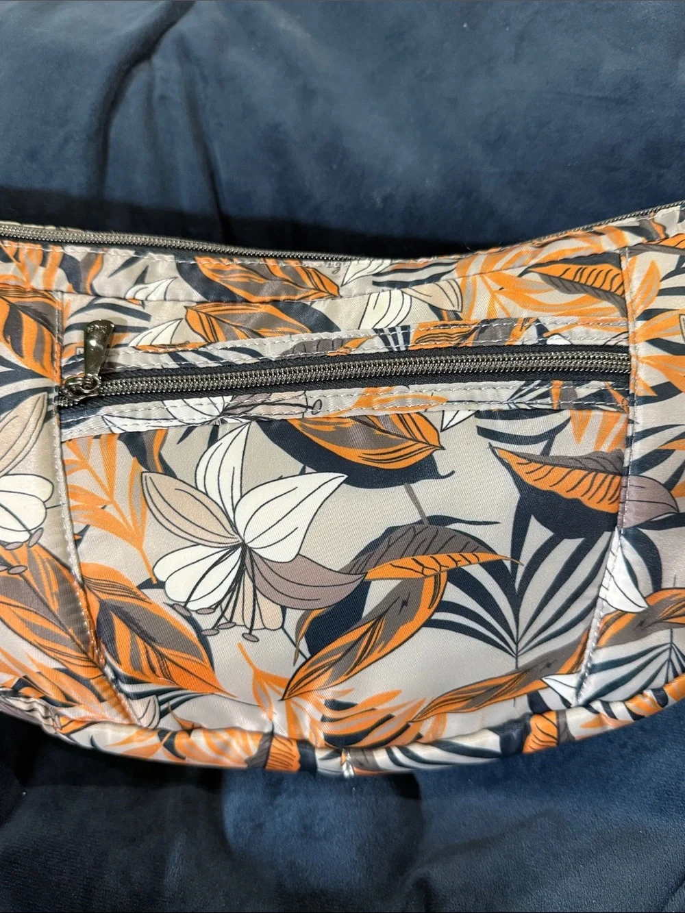 Lug boomerang Crossbody organizing handbag